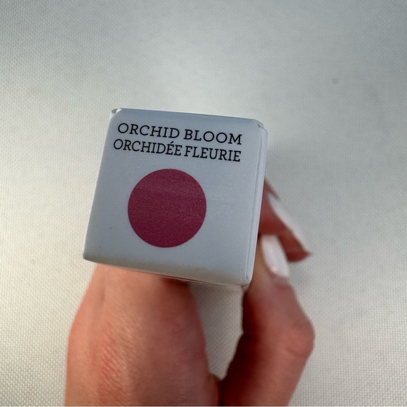 NWT AVON GO. by Glimmer Lacquered Lip Gel - Orchid Bloom - Picture 4 of 4